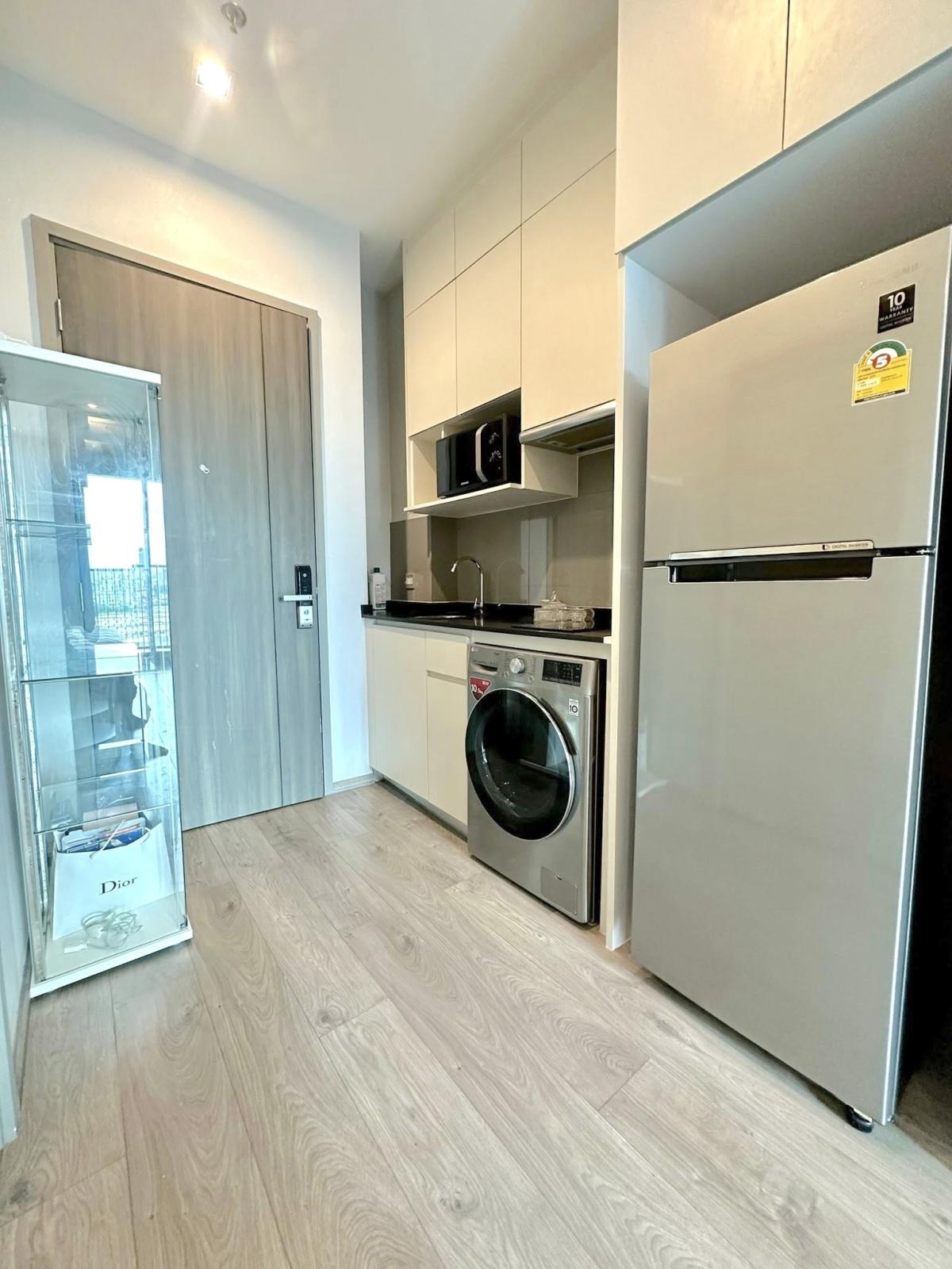 For SaleCondoOnnut, Udomsuk : 03/04/2026, Whizdom Avenue Ratchada-Ladprao | Studio 28.35 sq.m. near BTS/MRT Ladprao
Great price 3.5 million THB with full amenities! 0642748883