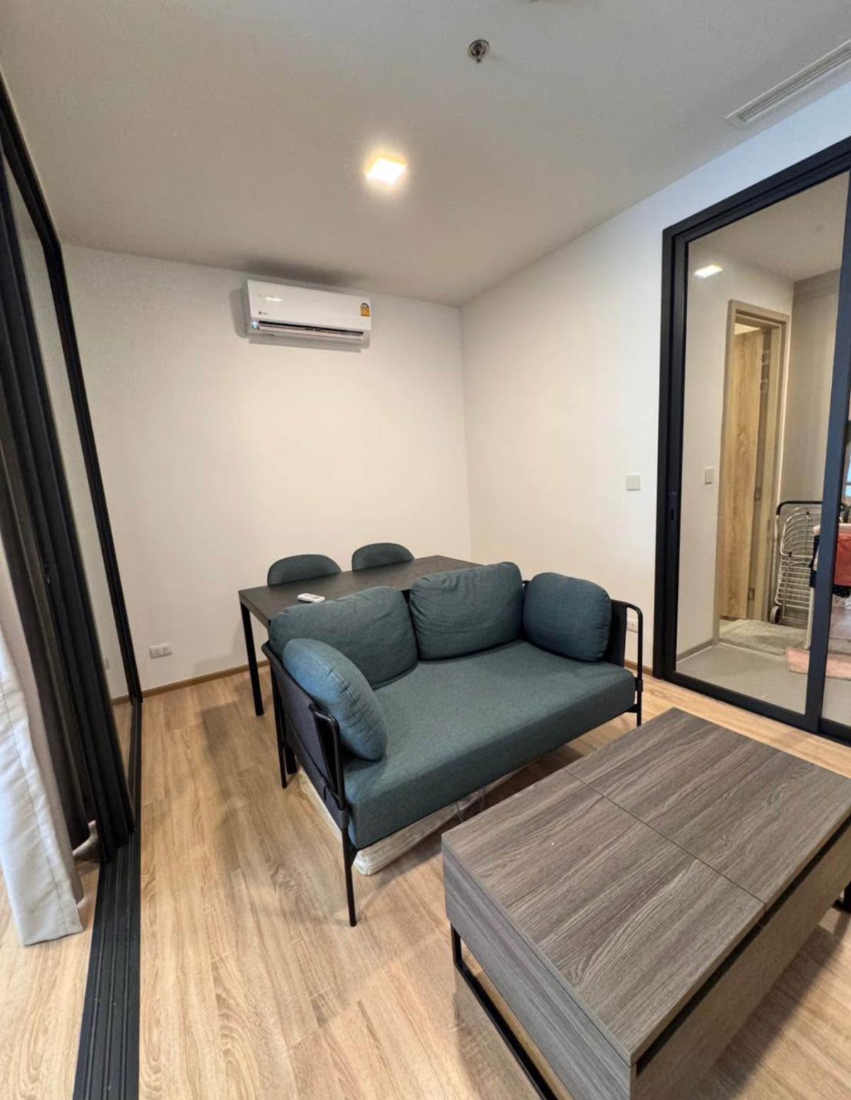 For RentCondoRatchathewi,Phayathai : 03/04/2026, # XT Phayathai Rent a luxury condo near BTS Phaya Thai New room 1 bedroom 42 sqm. Ready to move in Free swimming pool Fitness 0642748883