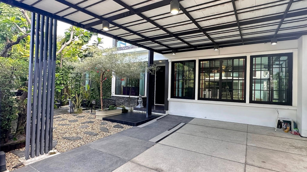 ขายบ้านบางนา แบริ่ง ลาซาล : มัณฑนา ศรีนครินทร์ - บางนา บ้านเดี่ยว 4 ห้องนอน ใกล้เมกาบางนา ตกแต่งวินเทจสไตล์ พร้อมอยู่