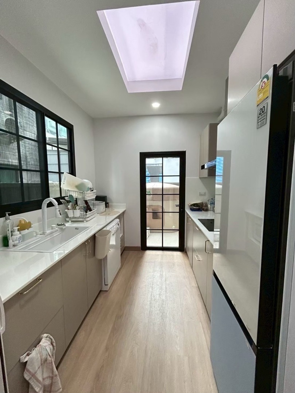 ให้เช่าทาวน์โฮมเกษตรศาสตร์ รัชโยธิน : ให้เช่าบ้านเดี่ยว บ้านกลางเมือง คลาสเซ่ รัชโยธิน (ClasseRatchayothin) ทำเลหนึ่งเดียวติด SCB PARK,