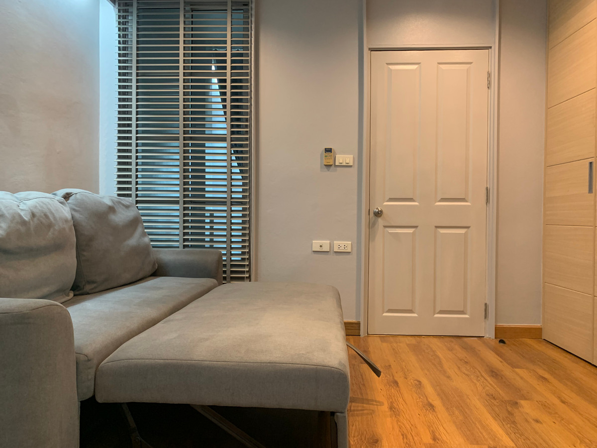 ขายทาวน์โฮมเลียบทางด่วนรามอินทรา : ทาวน์โฮม เดินไป Central East Ville , คริสตัลปาร์ค ได้