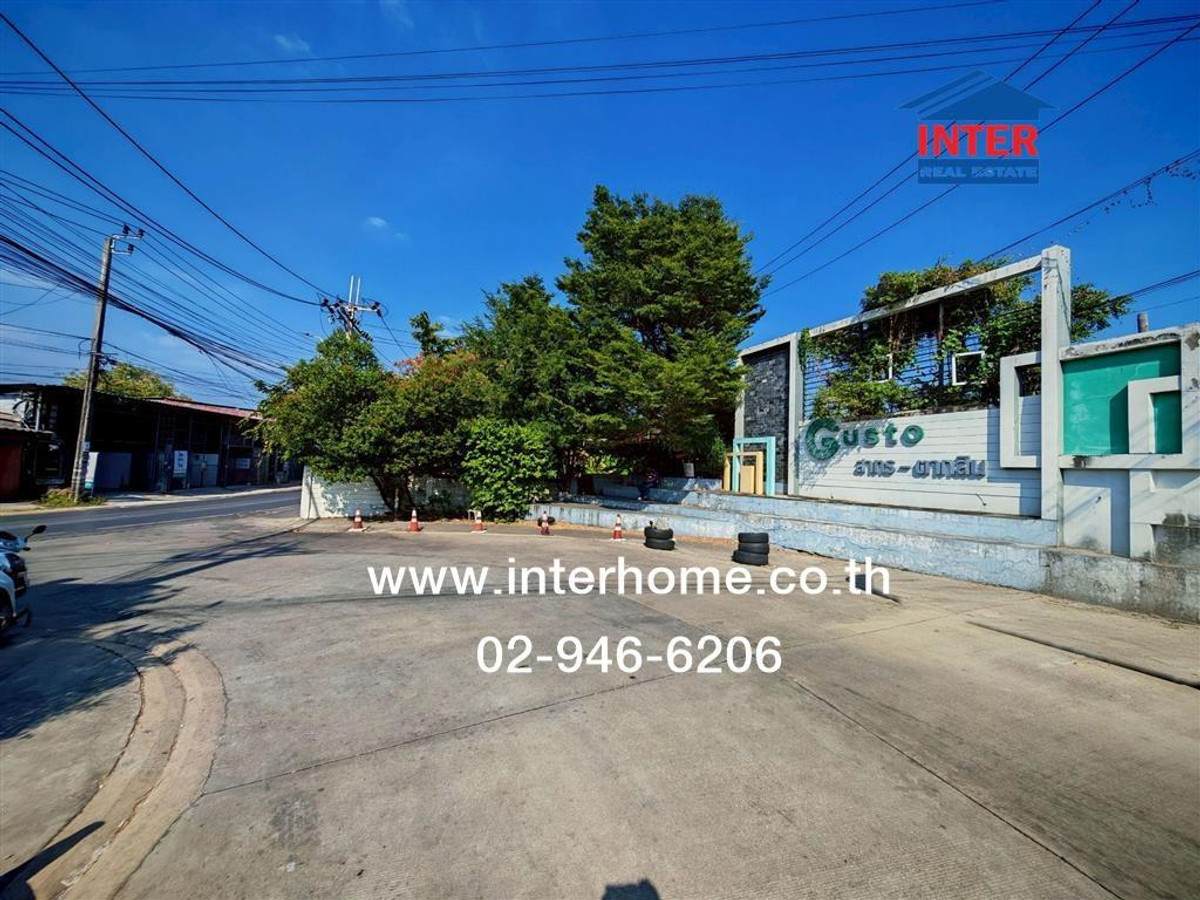 For SaleTownhomeThaphra, Talat Phlu, Wutthakat : Townhouse, 2 floors, 20.7 sq m, Gusto Sathorn-Taksin Village. Near Wat Nakprok, Ratchaphruek Road, Thet Thai Road, Chom Thong District, Bangkok