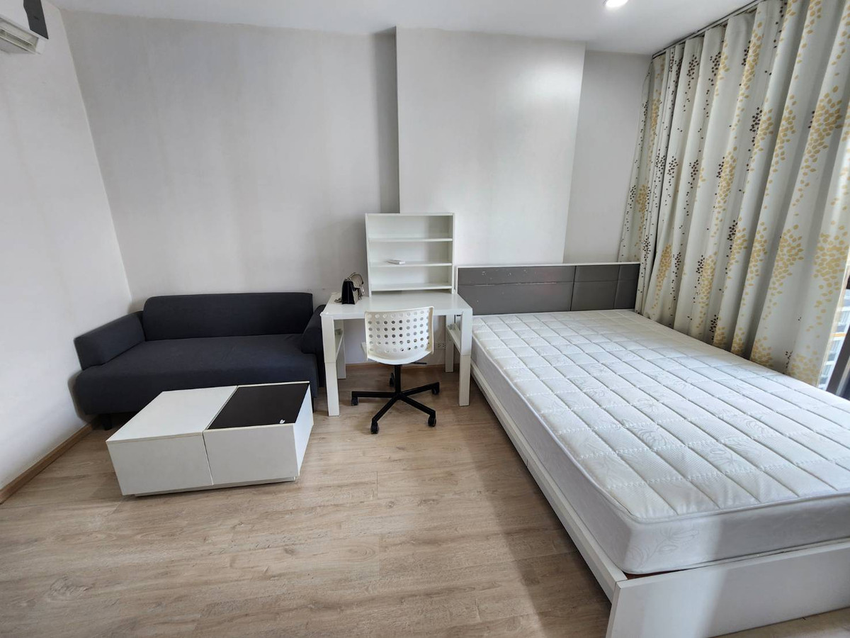 For RentCondoThaphra, Talat Phlu, Wutthakat : For rent, very cheap, Ideo Sathorn Thapra (Ideo Sathorn Thapra), next to BTS Pho Nimit, with furniture + washing machine, only 8,500 baht.