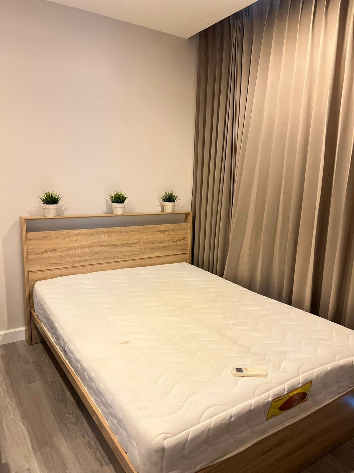 For RentCondoWongwianyai, Charoennakor : Condo for rent, The Room BTS Wongwian Yai, near BTS Wongwian Yai, just 1 minute.