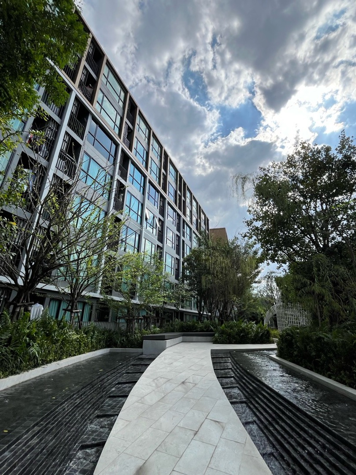 ให้เช่าคอนโดบางนา แบริ่ง ลาซาล : ให้เช่า แอทโมซ บางนา 🏢💕