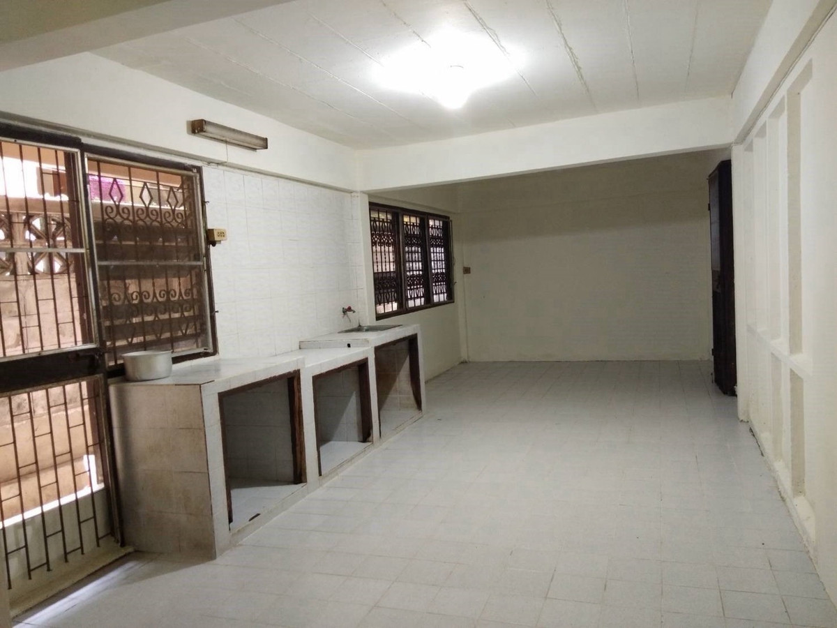 For SaleHouseSamut Prakan,Samrong : Single house for sale, 70 sq m., near the BTS, fresh market mall, expressway.