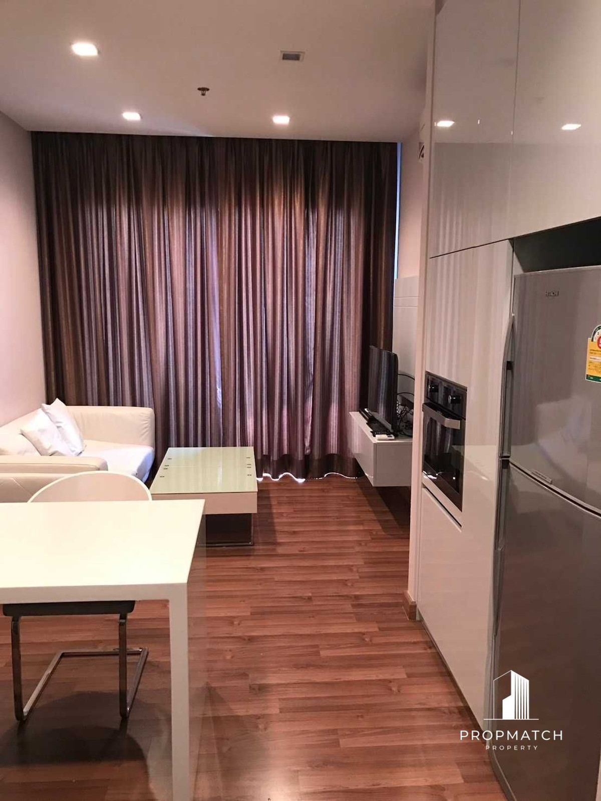 ให้เช่าคอนโดรัชดา ห้วยขวาง : ✨Flash Deal ✨Ivy Ampio Ratchada (1Bed 1Bath 44SQM.) พร้อมอยู่ ! เพียง 25,000  บาทต่อเดือน Tel.0981315848 @propmatch