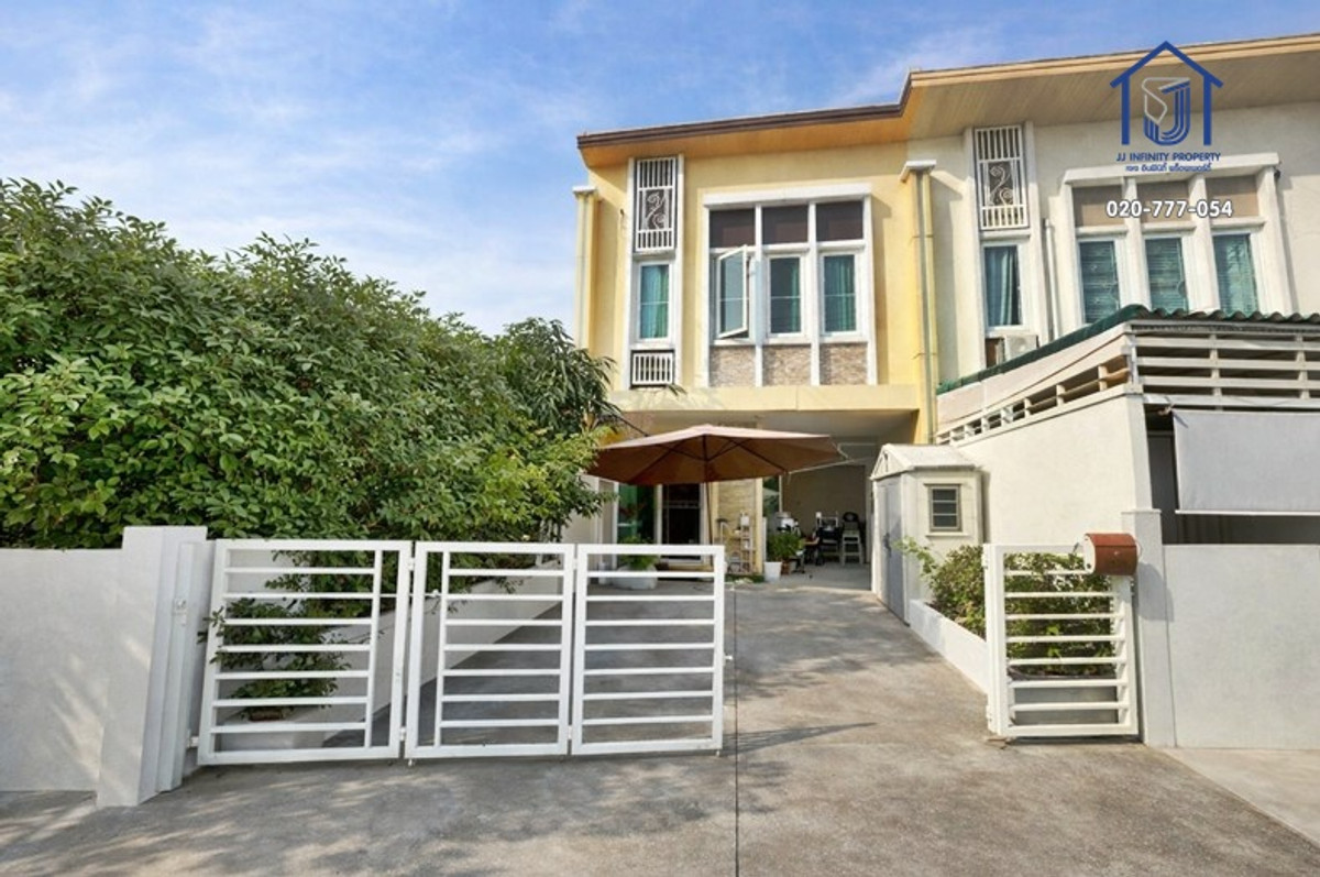 ขายทาวน์โฮมเลียบทางด่วนรามอินทรา : ขายทาวน์โฮม 2 ชั้น หมู่บ้านโกลเด้น ทาวน์ เกษตร-ลาดปลาเค้า ซอยลาดปลาเค้า 72 หลังมุม ใกล้รถไฟฟ้าสายสีชมพู 