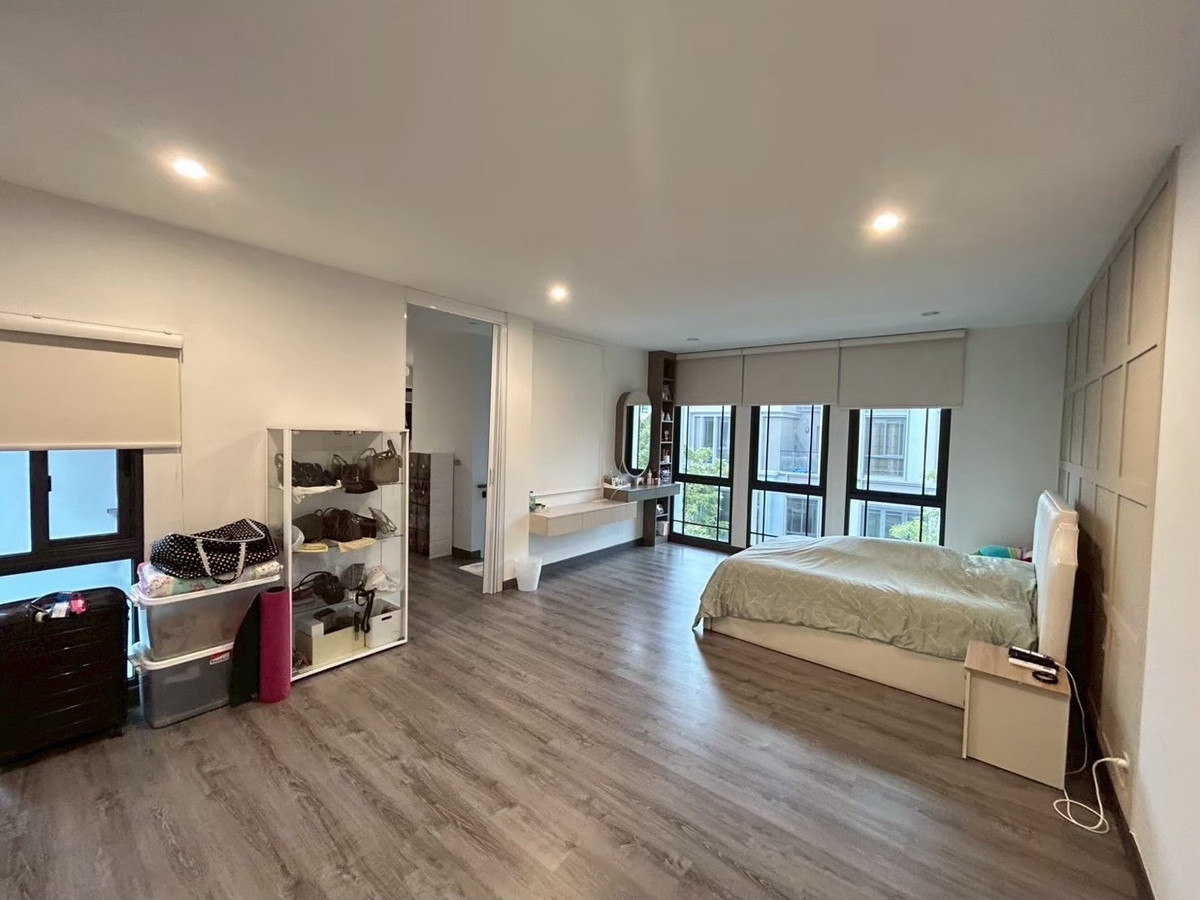 ให้เช่าทาวน์โฮมเกษตรศาสตร์ รัชโยธิน : ให้เช่าบ้านเดี่ยว บ้านกลางเมือง คลาสเซ่ รัชโยธิน (ClasseRatchayothin) ทำเลหนึ่งเดียวติด SCB PARK,