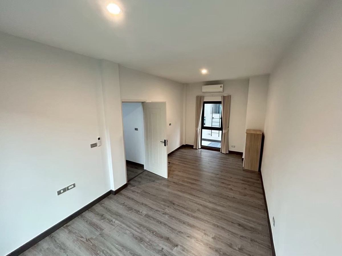 ให้เช่าทาวน์โฮมเกษตรศาสตร์ รัชโยธิน : ให้เช่าบ้านเดี่ยว บ้านกลางเมือง คลาสเซ่ รัชโยธิน (ClasseRatchayothin) ทำเลหนึ่งเดียวติด SCB PARK,