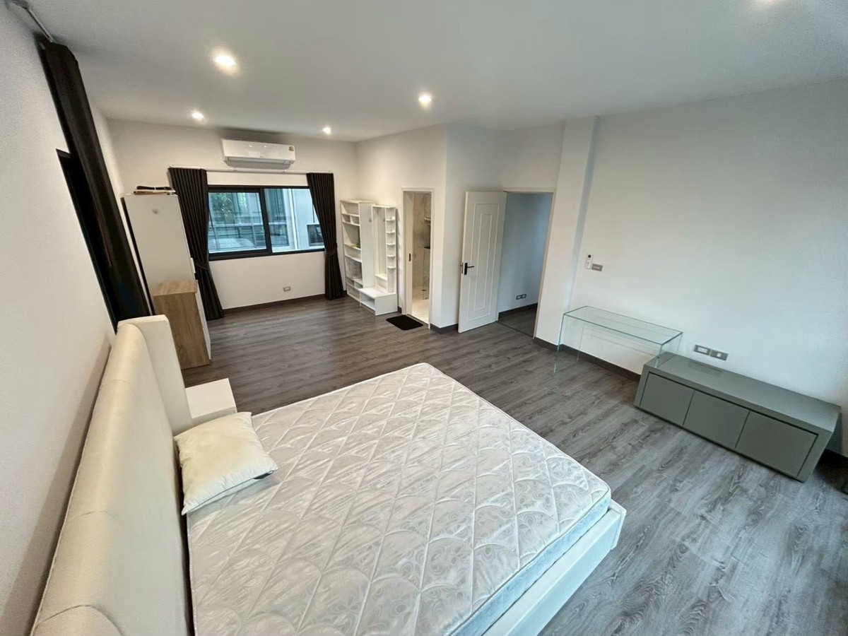 ให้เช่าทาวน์โฮมเกษตรศาสตร์ รัชโยธิน : ให้เช่าบ้านเดี่ยว บ้านกลางเมือง คลาสเซ่ รัชโยธิน (ClasseRatchayothin) ทำเลหนึ่งเดียวติด SCB PARK,