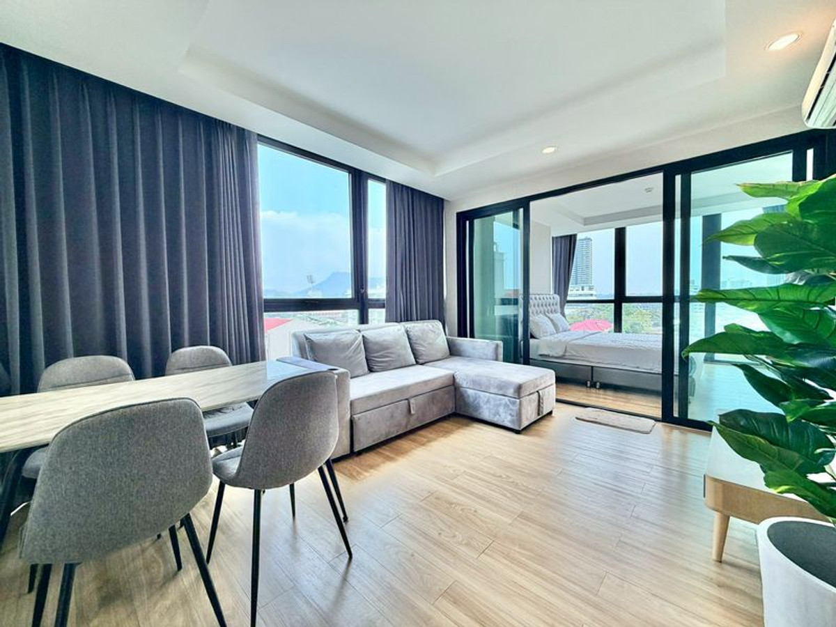 For RentCondoSriracha Laem Chabang Ban Bueng : Condo for rent, Ladda Plus Sriracha, corner unit, near the beach, in the heart of the city.