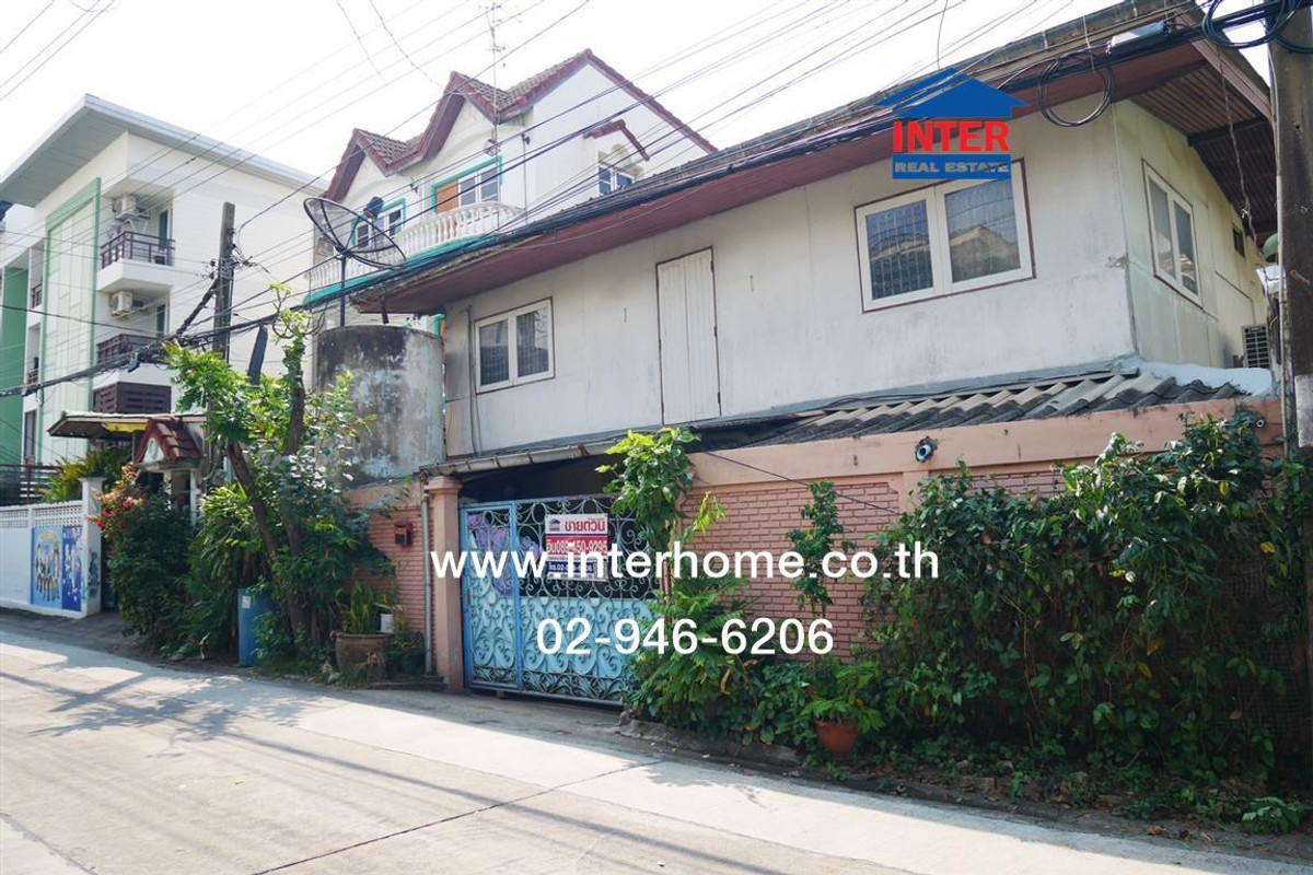 ขายบ้านพัฒนาการ ศรีนครินทร์ : ที่ดิน + บ้าน 2 ชั้น 50 ตร.ว. ที่ดิน + บ้าน ซอยศรีนครินทร์9 ตรงข้ามโรงพยาบาลสมิติเวช ถนนศรีนครินทร์ เขตบางกะปิ กรุงเทพมหานคร