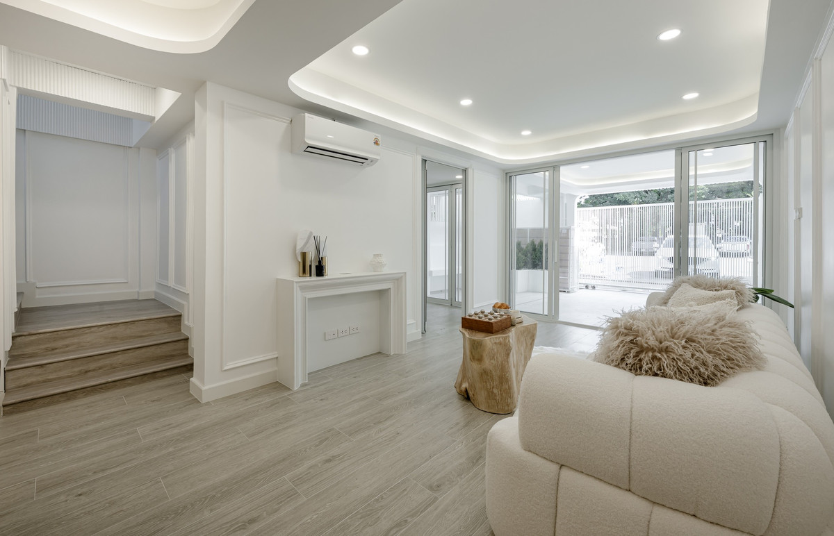 ขายทาวน์โฮมอ่อนนุช อุดมสุข : 📌[𝐑𝐚𝐫𝐞 𝐈𝐭𝐞𝐦] ขายทาวน์โฮม 3 ชั้น สุขุมวิท-ปรีดี 42 รีโนเวทใหม่ สวยทุกมุม ตกแต่ง 𝐁𝐮𝐢𝐥𝐭-𝐢𝐧 พร้อมเฟอร์นิเจอร์ สนใจติดต่อ 095-424-3656