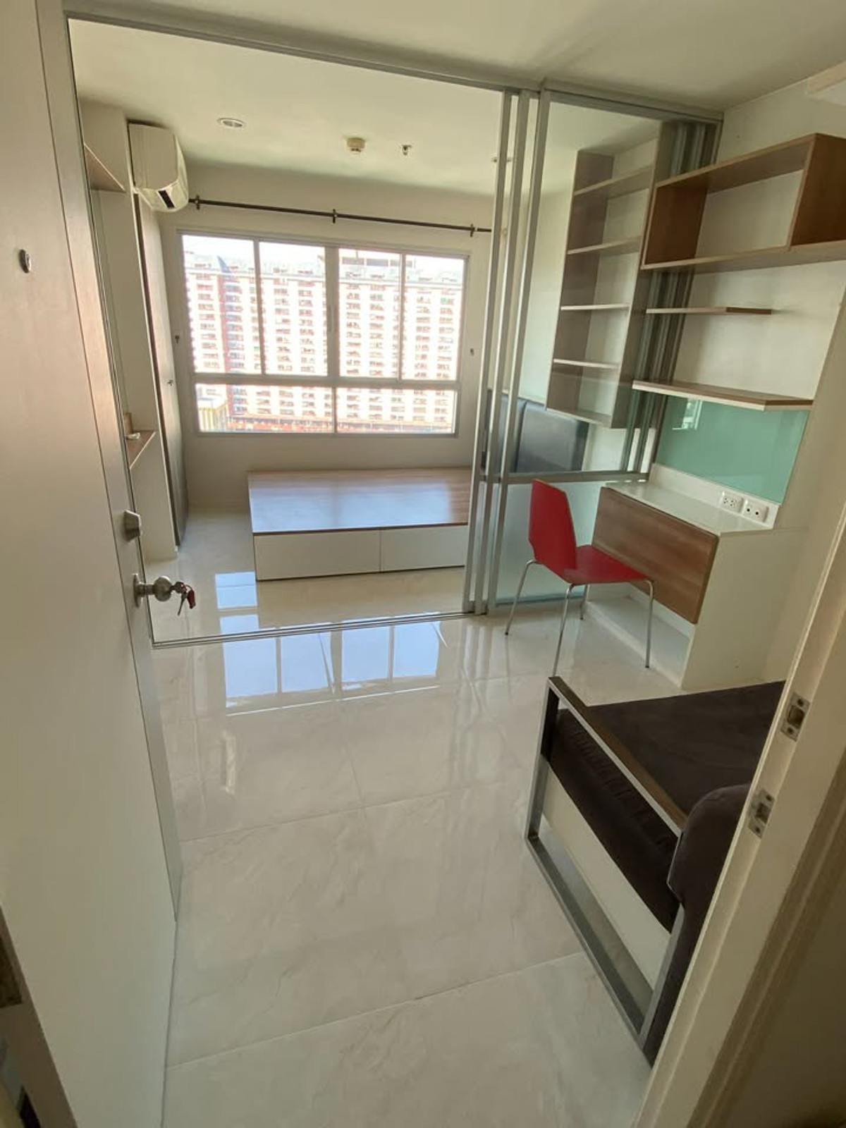 For SaleCondoSeri Thai, Ramkhamhaeng Nida : Condo for sale, 14th floor, pool view, Lumpini Ville Ramkhamhaeng 60/2 project (S5327)