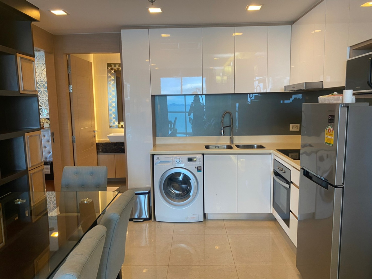 For SaleCondoPattaya, Bangsaen, Chonburi : For sale condo The Palm wongamat beach front beast price 2 Beds corner type (S03-2384)