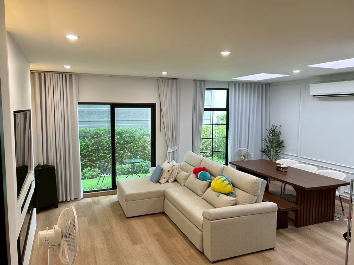 ให้เช่าทาวน์โฮมเกษตรศาสตร์ รัชโยธิน : ให้เช่าบ้านเดี่ยว บ้านกลางเมือง คลาสเซ่ รัชโยธิน (ClasseRatchayothin) ทำเลหนึ่งเดียวติด SCB PARK,