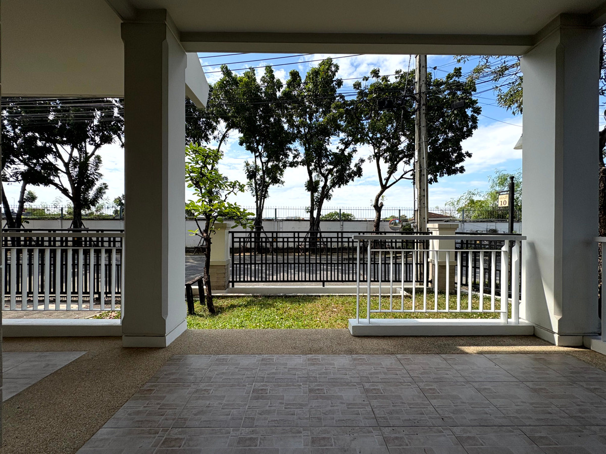 ขายบ้านสมุทรปราการ สำโรง : บ้านเดี่ยว นันทวัน ศรีนครินทร์ หลังมุม ตกแต่งใหม่ พร้อมเข้าอยู่