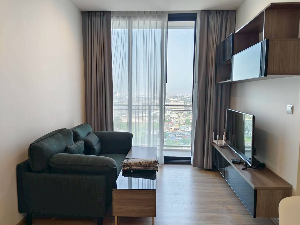 For RentCondoSapankwai,Jatujak : For rent, The line phahon pradipat, 2 bedrooms, 1 bathroom, very good price, near BTS Saphan Khwai, good project, quiet. If interested, message me quickly @best_condo