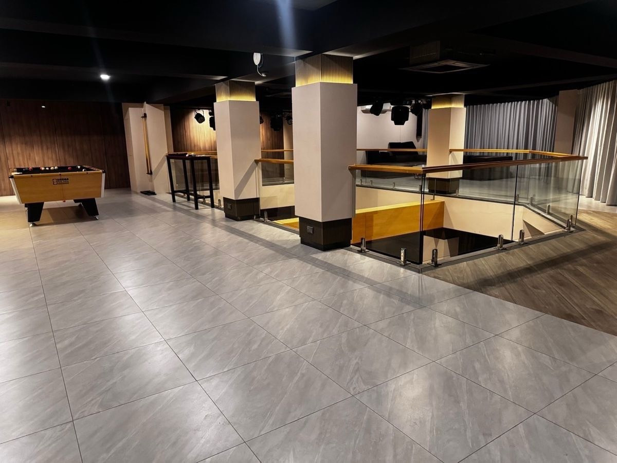 For RentRetail SpaceRama9, Petchburi, RCA : Commercial building for rent, Rama 9, usable area 1,100 square meters, has an elevator, 5 floors high, single building, not attached to anyone, parking for 10 cars + can rent more @ Rama 9 • Phatthanakan 29, good location.