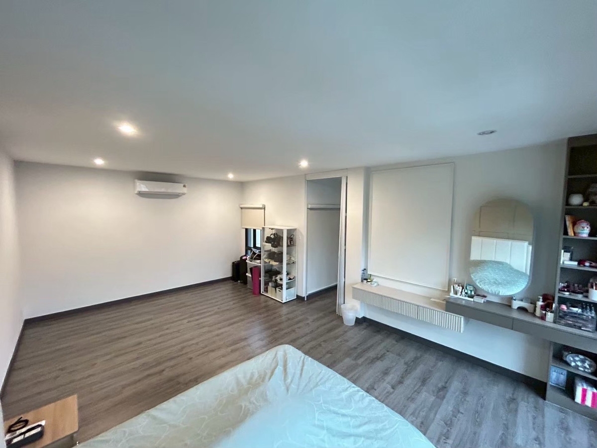 ให้เช่าทาวน์โฮมเกษตรศาสตร์ รัชโยธิน : ให้เช่าบ้านเดี่ยว บ้านกลางเมือง คลาสเซ่ รัชโยธิน (ClasseRatchayothin) ทำเลหนึ่งเดียวติด SCB PARK,