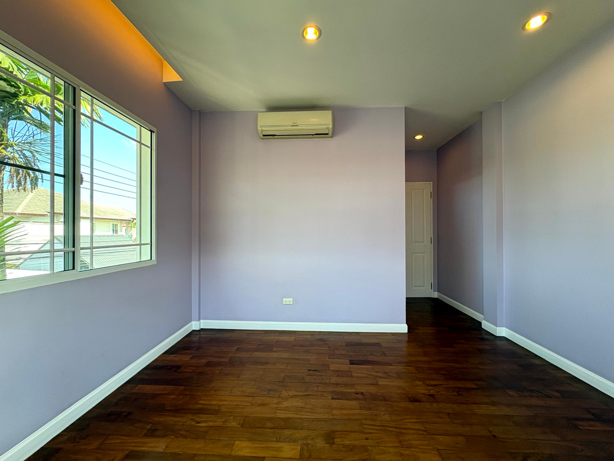 ขายบ้านสมุทรปราการ สำโรง : บ้านเดี่ยว นันทวัน ศรีนครินทร์ หลังมุม ตกแต่งใหม่ พร้อมเข้าอยู่