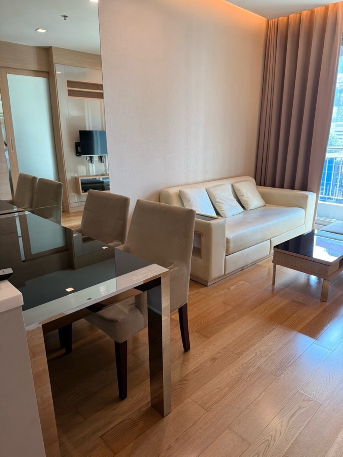 ให้เช่าคอนโดพระราม 9 เพชรบุรีตัดใหม่ RCA : the address asoke  ว่างพร้อมอยู่