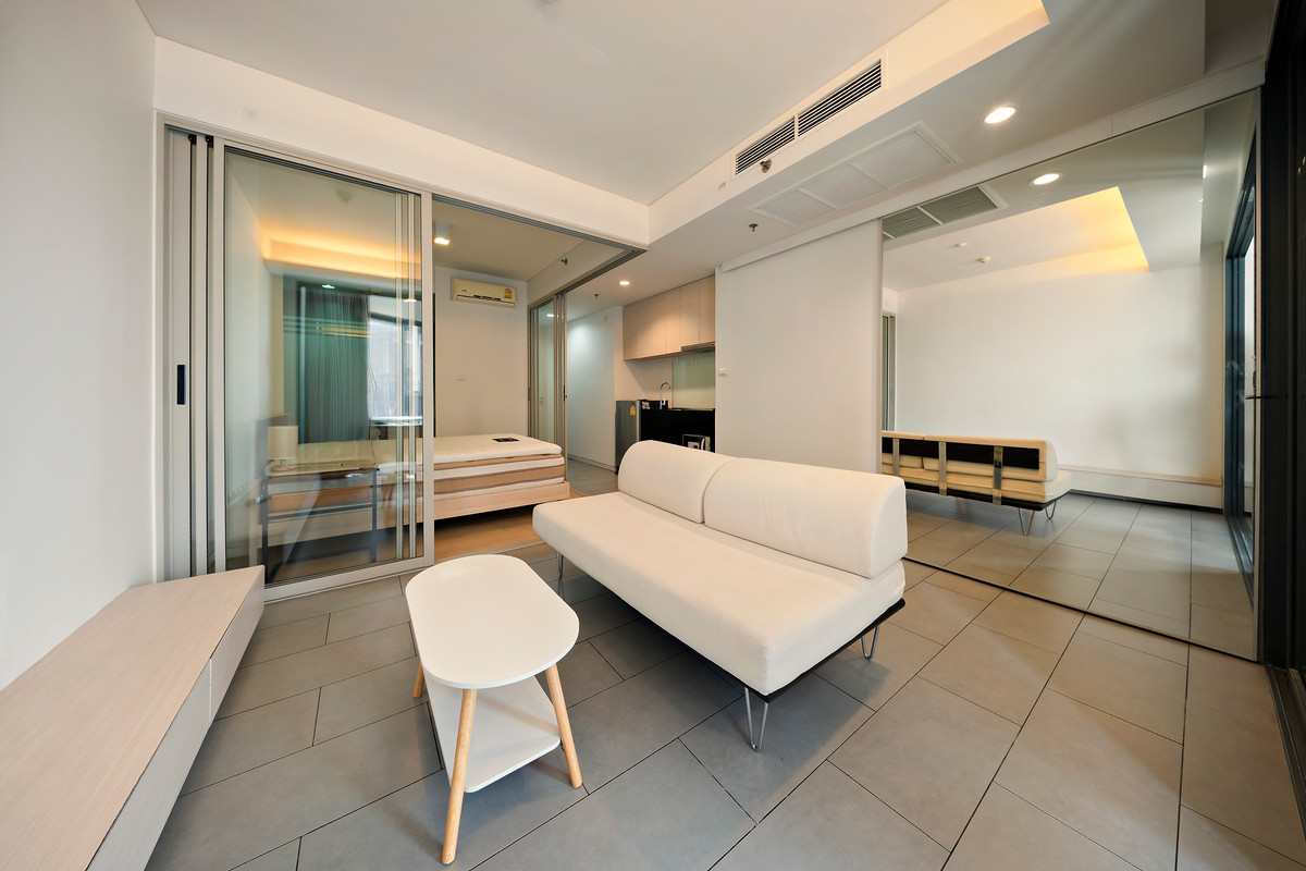 คอนโดอารีย์ อนุสาวรีย์ : [ขาย / ให้เช่า]  ไซมิส ราชครู  ห้อง 1 ห้องนอน  ขนาด 35 ตร.ม.  ชั้น 12A  ให้เช่า: 18,000 บาท/เดือน (ไม่รวมที่จอดรถ 2,500 บาท/เดือน)  ขาย: 4.85 ล้านบาท