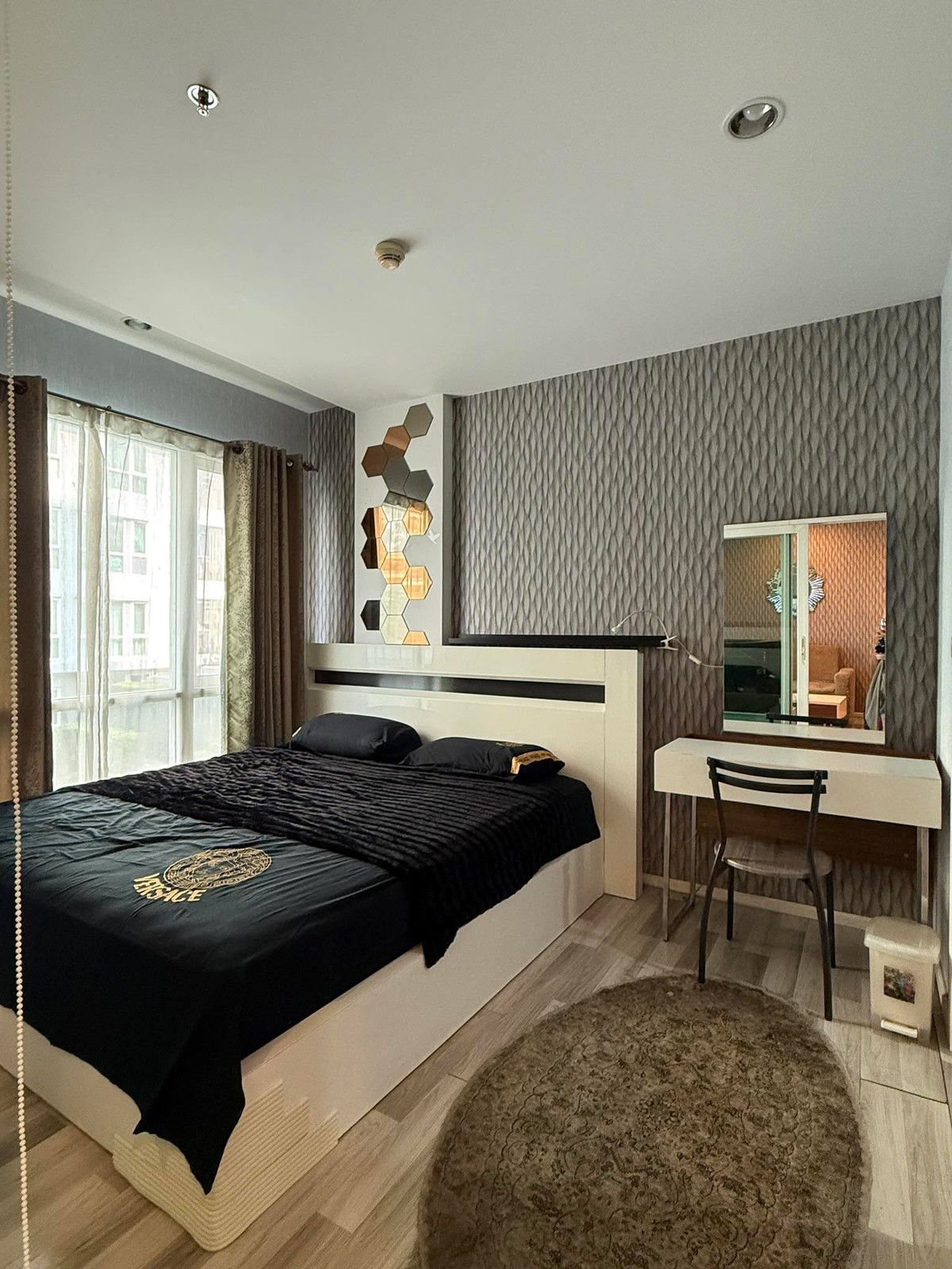 For RentChaengwatana, Muangthong : Urgent, very beautiful room for rent