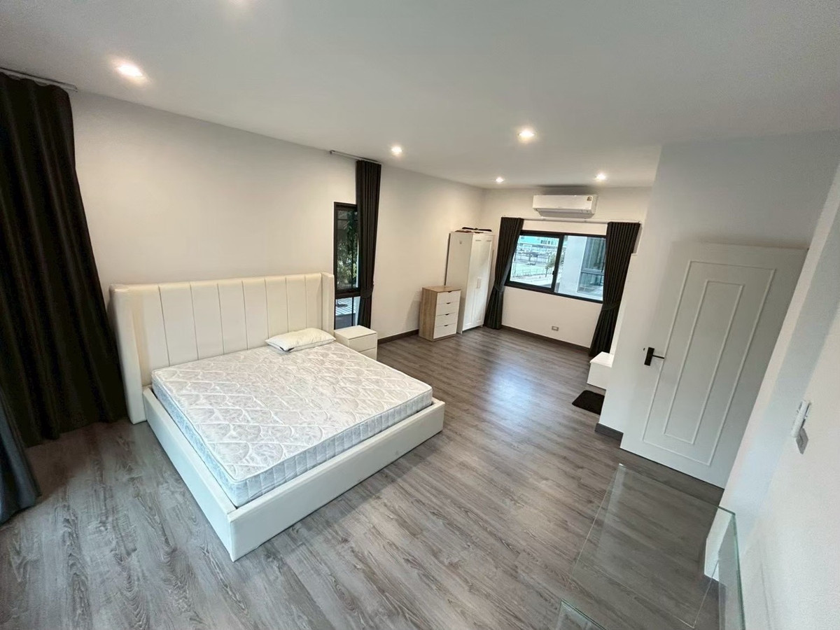 ให้เช่าทาวน์โฮมเกษตรศาสตร์ รัชโยธิน : ให้เช่าบ้านเดี่ยว บ้านกลางเมือง คลาสเซ่ รัชโยธิน (ClasseRatchayothin) ทำเลหนึ่งเดียวติด SCB PARK,