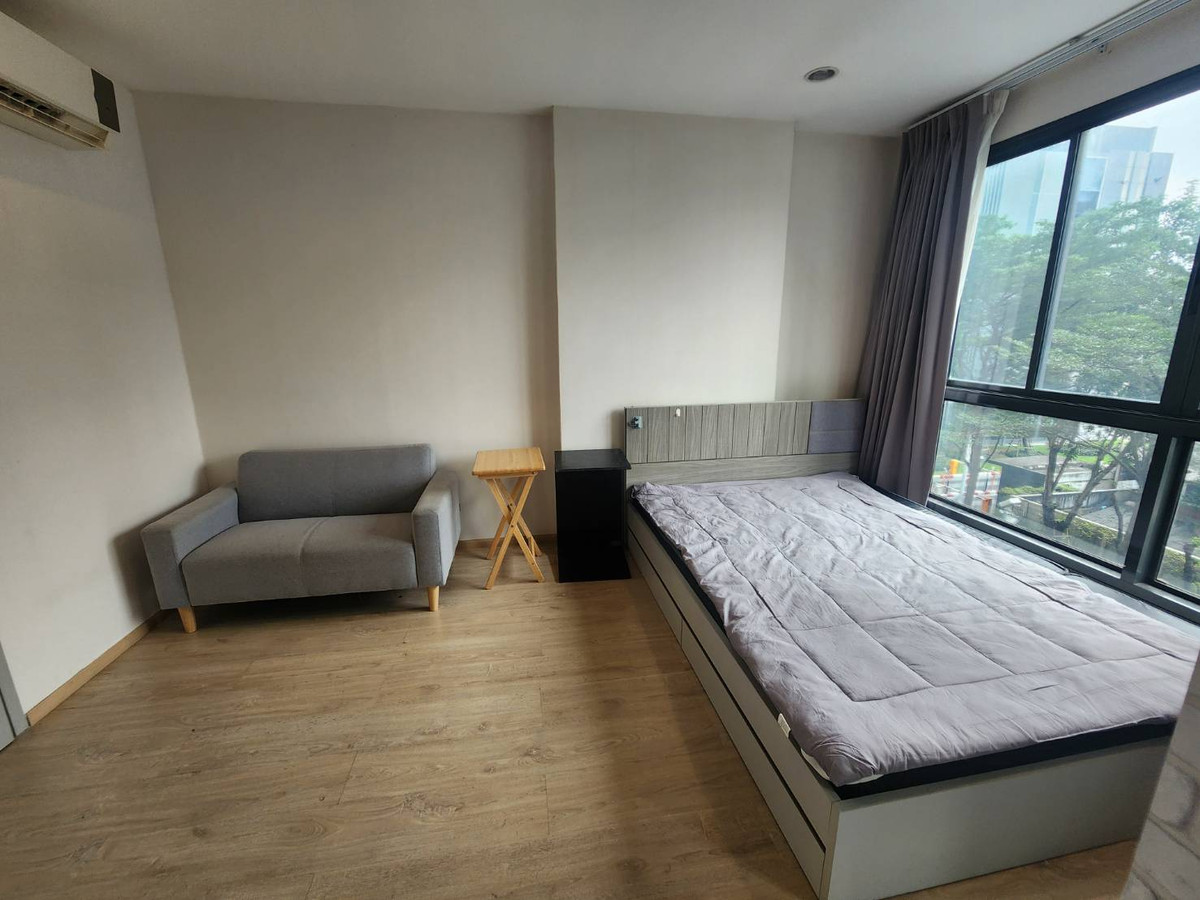 For RentCondoThaphra, Talat Phlu, Wutthakat : For rent, very cheap, Ideo Sathorn Thapra (Ideo Sathorn Thapra), next to BTS Pho Nimit, with furniture + washing machine, only 8,500 baht.