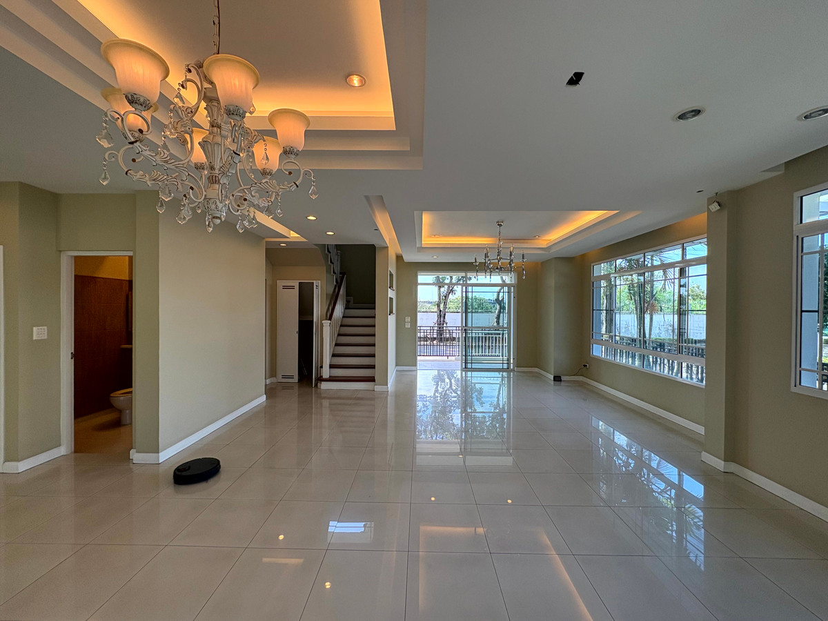 ขายบ้านสมุทรปราการ สำโรง : บ้านเดี่ยว นันทวัน ศรีนครินทร์ หลังมุม ตกแต่งใหม่ พร้อมเข้าอยู่