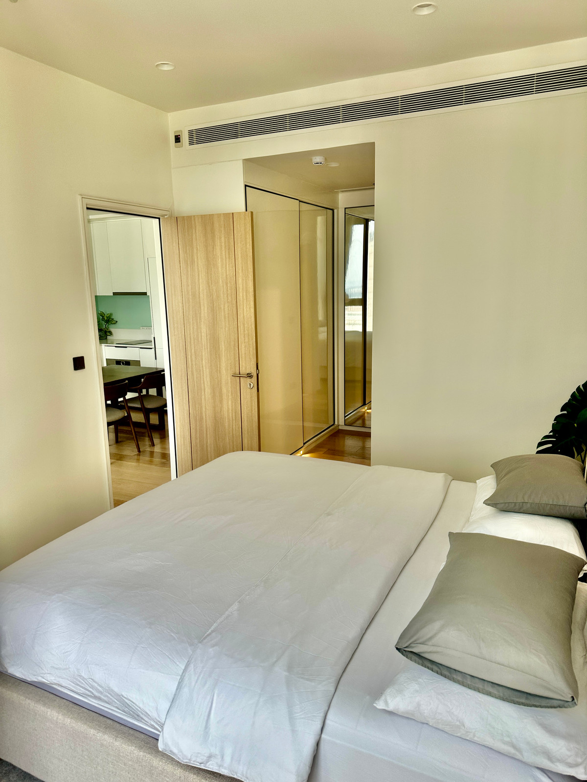 ขายคอนโดสาทร นราธิวาส : ANIL Sathorn 12  - CHANINTR-FURNISHED HIGH-FLOOR RESIDENCE