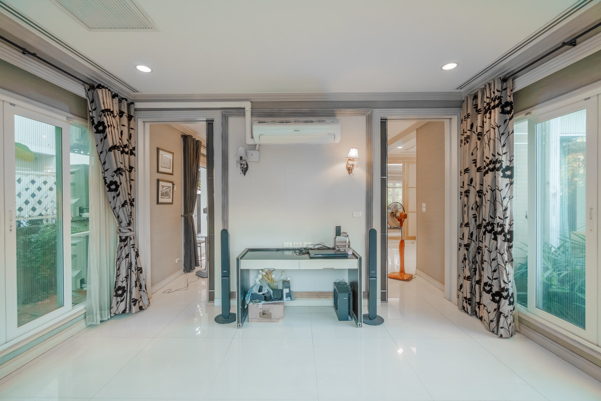 HouseEakachai, Bang Bon : The Palazzo Kanlapaphruek-Sathorn, close to the city, great value