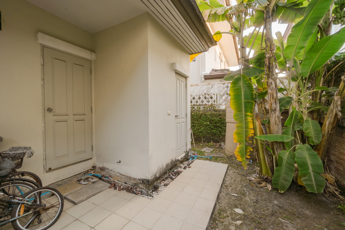 HouseEakachai, Bang Bon : The Palazzo Kanlapaphruek-Sathorn, close to the city, great value