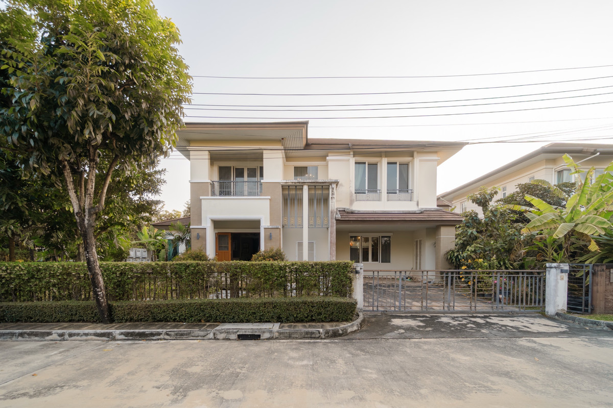 HouseEakachai, Bang Bon : The Palazzo Kanlapaphruek-Sathorn, close to the city, great value