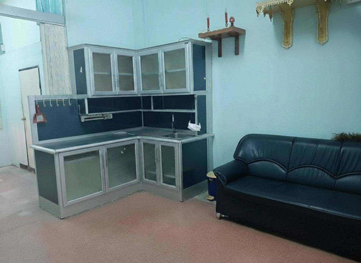 ให้เช่าอาคารพาณิชย์ราชเทวี พญาไท : อาคารพาณิชย์ให้เช่า 3 ชั้น ซอยพญานาค ใกล้ 7-11 ใกล้ BTS ราชเทวีเพียง 380 เมตร เท่านั้น เหมาะทำสำนักงาน ทำการค้า