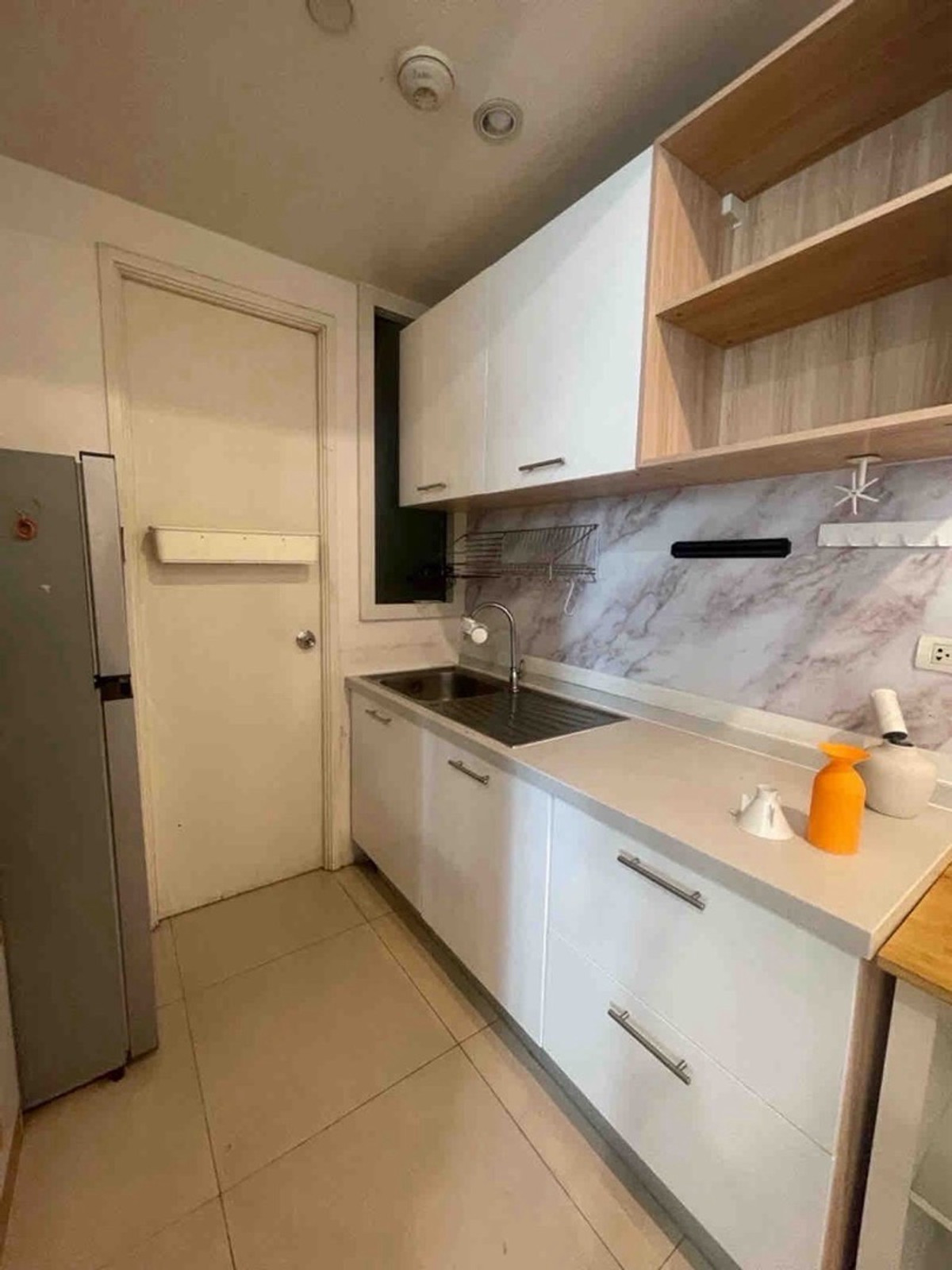 ขายคอนโดวิทยุ ชิดลม หลังสวน : ขายคอนโดชิดลม 1 ห้องนอน เหมาะลงทุน ปล่อยเช่าง่าย รองรับสัตว์เลี้ยง