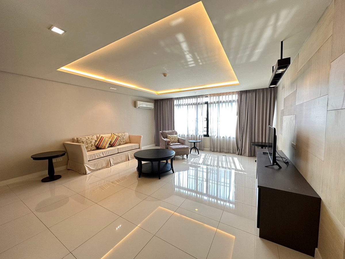 For RentSukhumvit, Asoke, Thonglor : Pet-Friendly Apartment Thonglor | 3BR 2BA | 240 sq.m | 75K 063-2492899