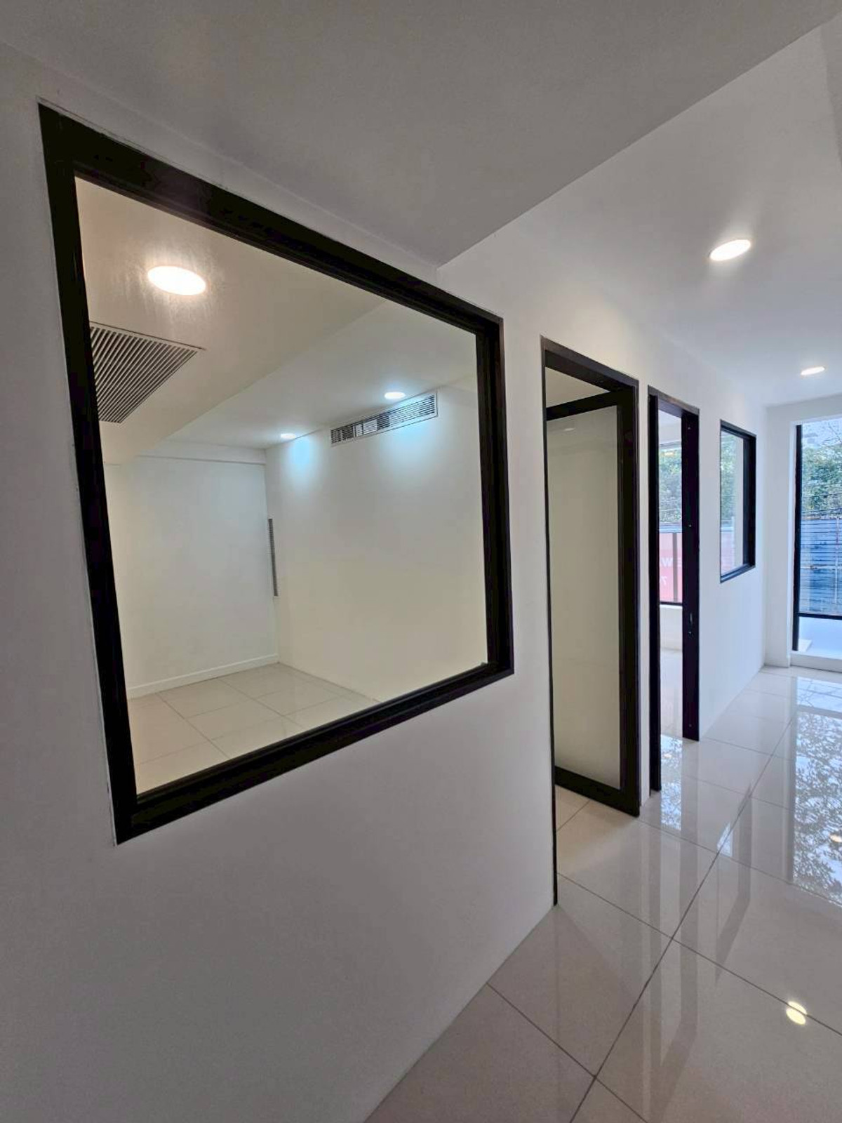 ให้เช่าสำนักงานอ่อนนุช อุดมสุข : ให้เช่าอาคารสำนักงานพร้อมโกดัง สุขุมวิท 103 อุดมสุข ( SPSEVE1660 )