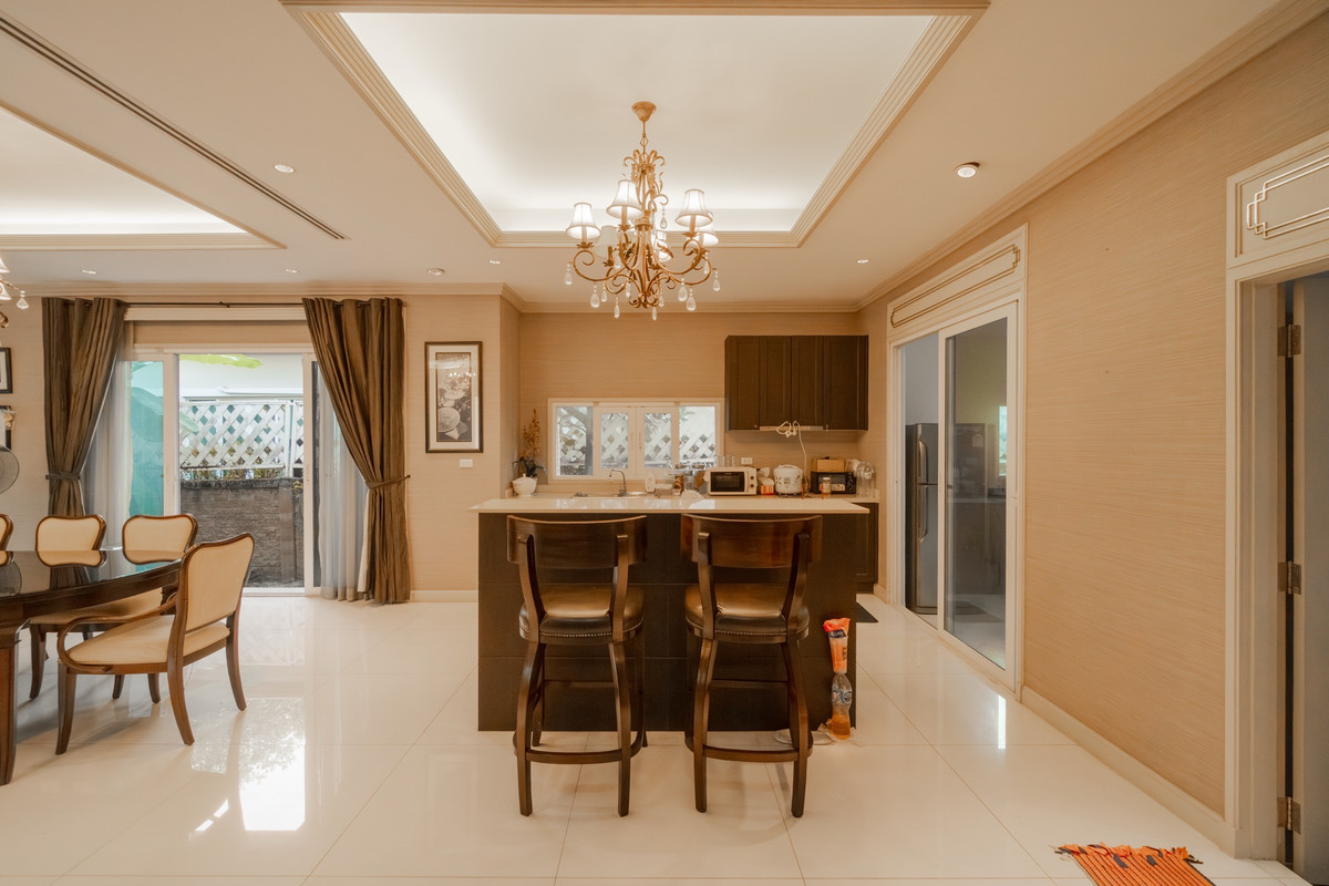 HouseEakachai, Bang Bon : The Palazzo Kanlapaphruek-Sathorn, close to the city, great value