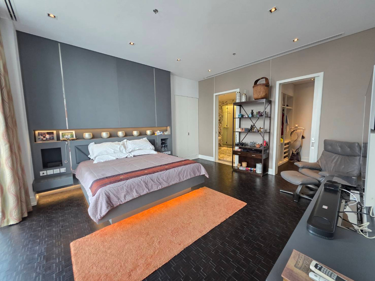 For SaleCondoSathorn, Narathiwat : The Ritz Carlton Residences: 2bed 2.5bath 146sqm. 3X Fl 60,000,000 Am: 0656199198