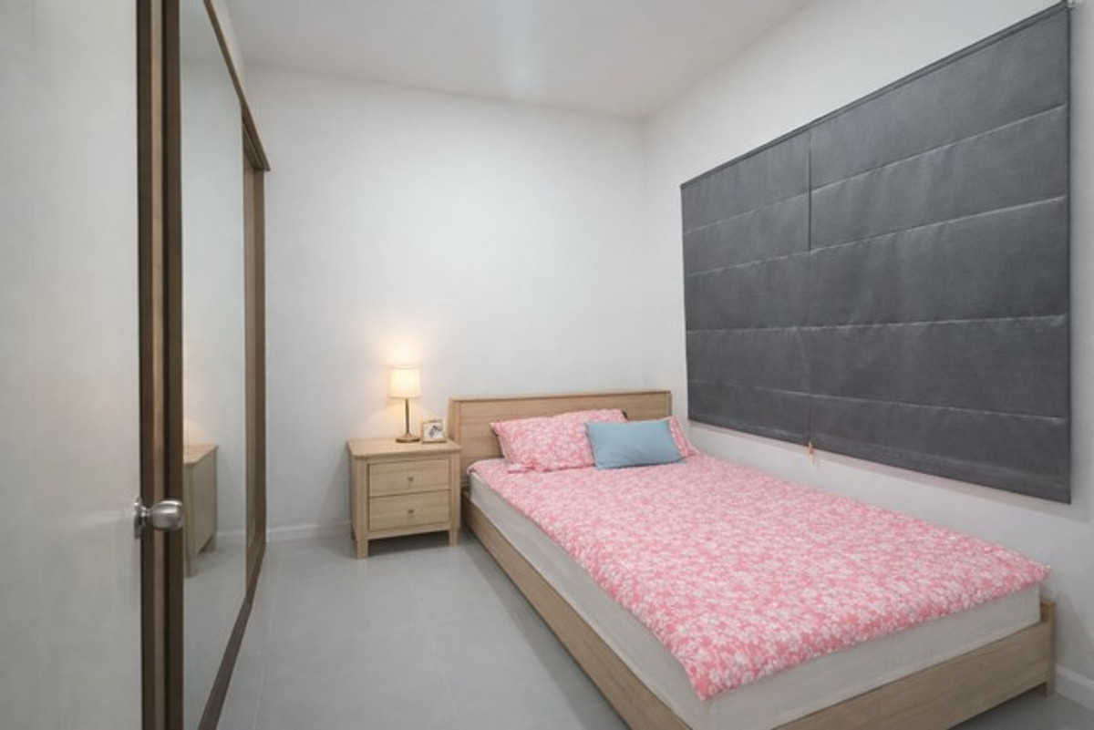 For SaleTownhomeRama5, Ratchapruek, Bangkruai : Casa Waterside Rama 5, comfortable for the whole family, 4 bedroom townhouse, quality project, loss.