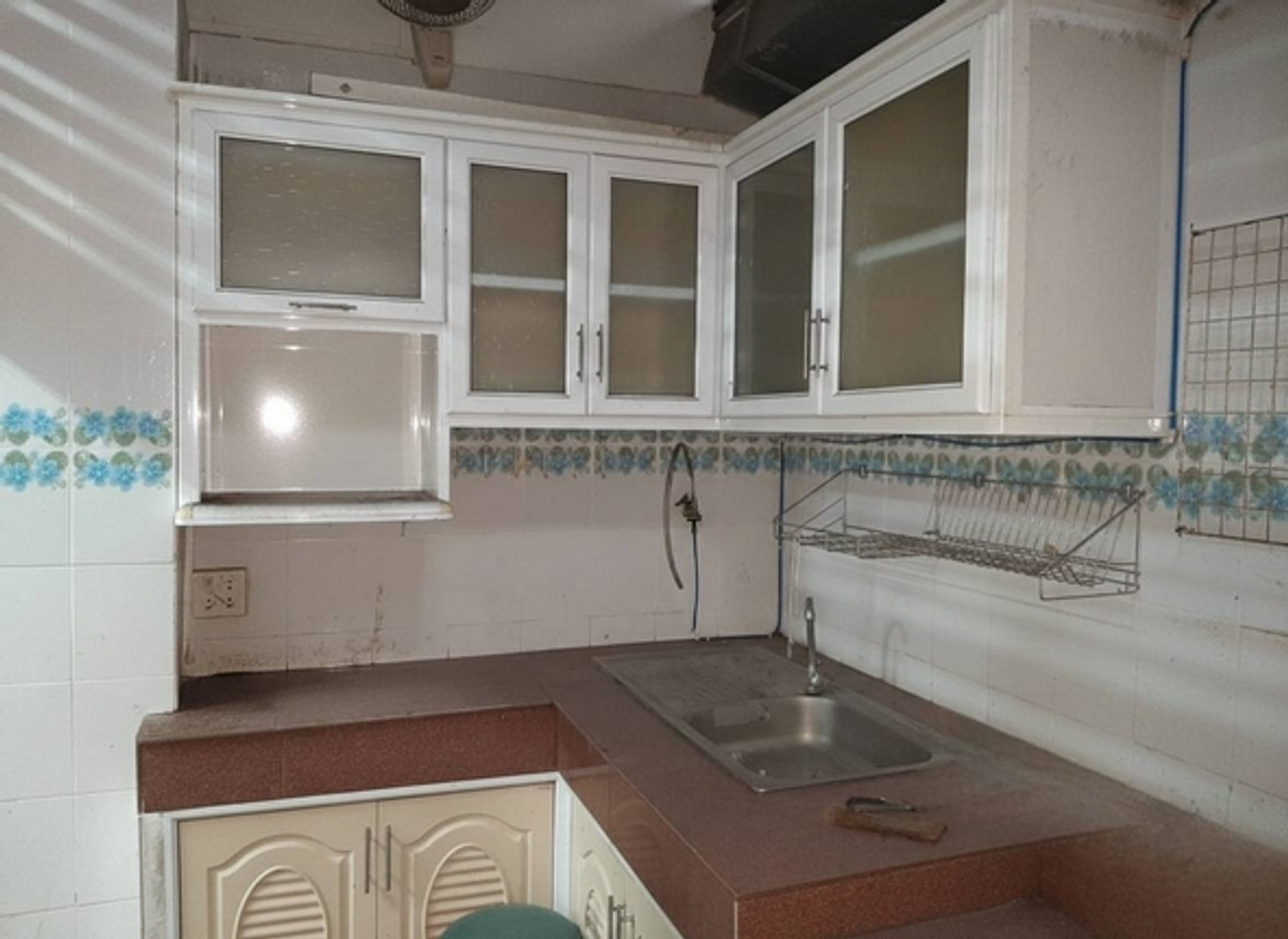 ให้เช่าอาคารพาณิชย์ราชเทวี พญาไท : อาคารพาณิชย์ให้เช่า 3 ชั้น ซอยพญานาค ใกล้ 7-11 ใกล้ BTS ราชเทวีเพียง 380 เมตร เท่านั้น เหมาะทำสำนักงาน ทำการค้า