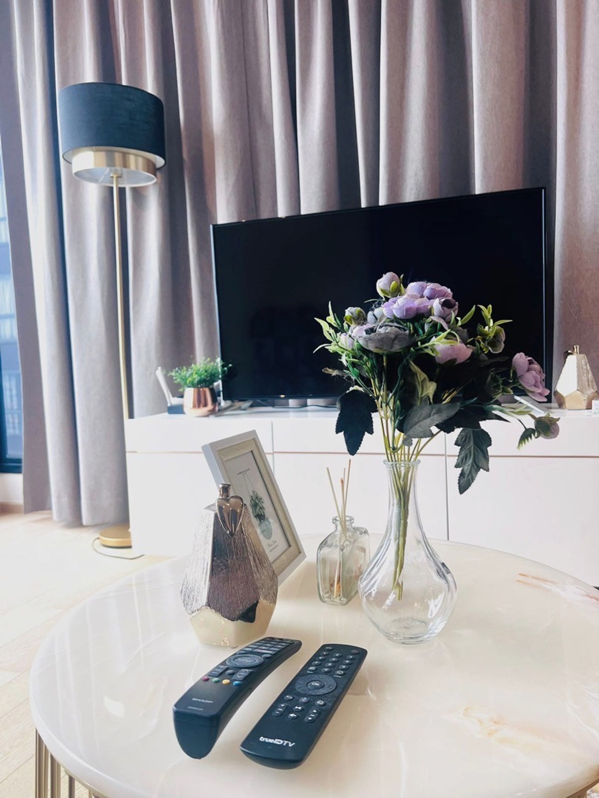 ให้เช่าคอนโดพระราม 9 เพชรบุรีตัดใหม่ RCA : ASHTON RAMA 9 | 1BR 42 SQM ชั้น 36 วิวเมืองแบบพาโนรามา  