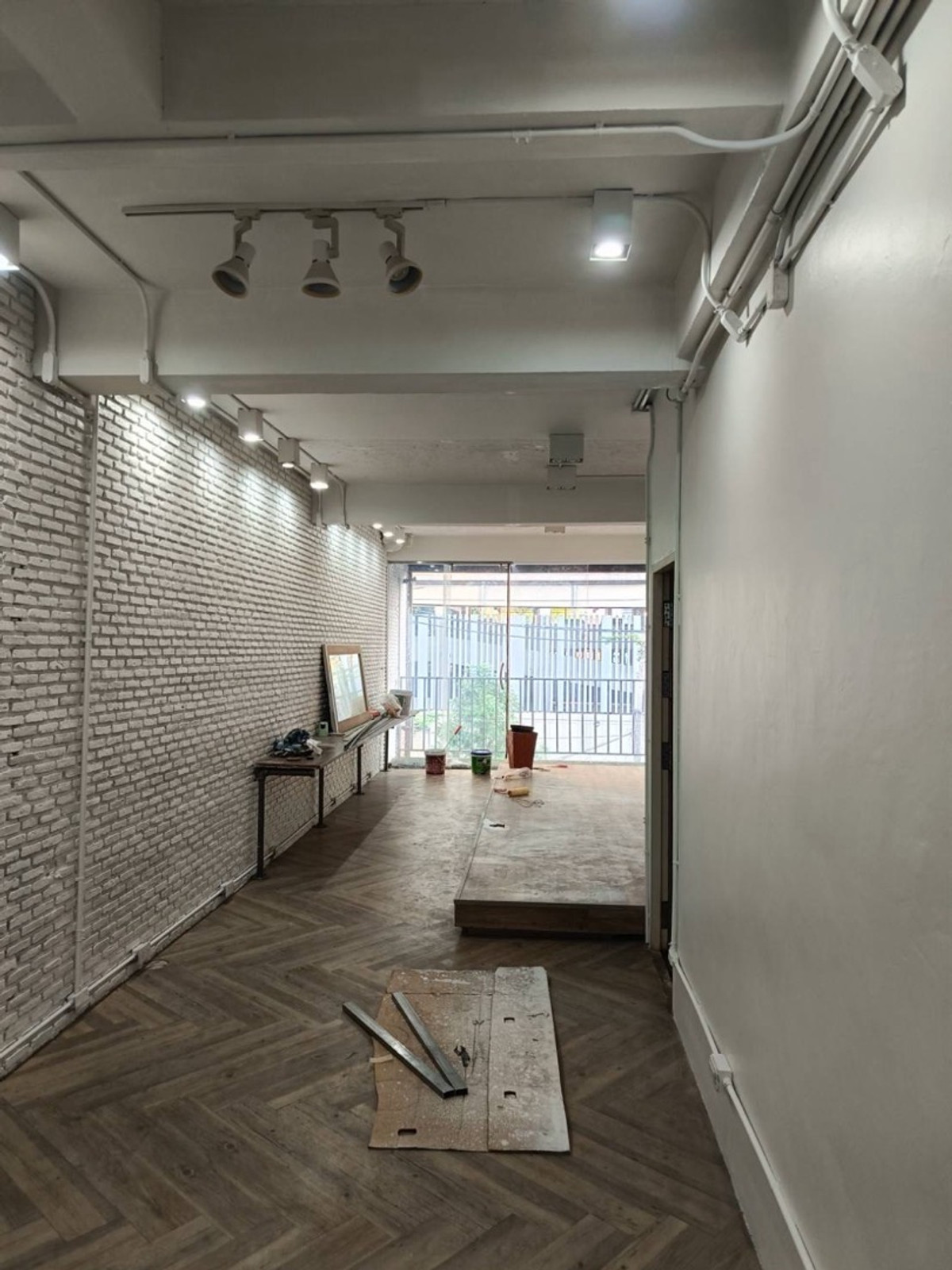 Shop HouseKasetsart, Ratchayothin : 📍For sale/rent 4-story commercial building, Soi Than Phuying Phahon Ngamwongwan 54, near Kasetsart University, Bang Khen.