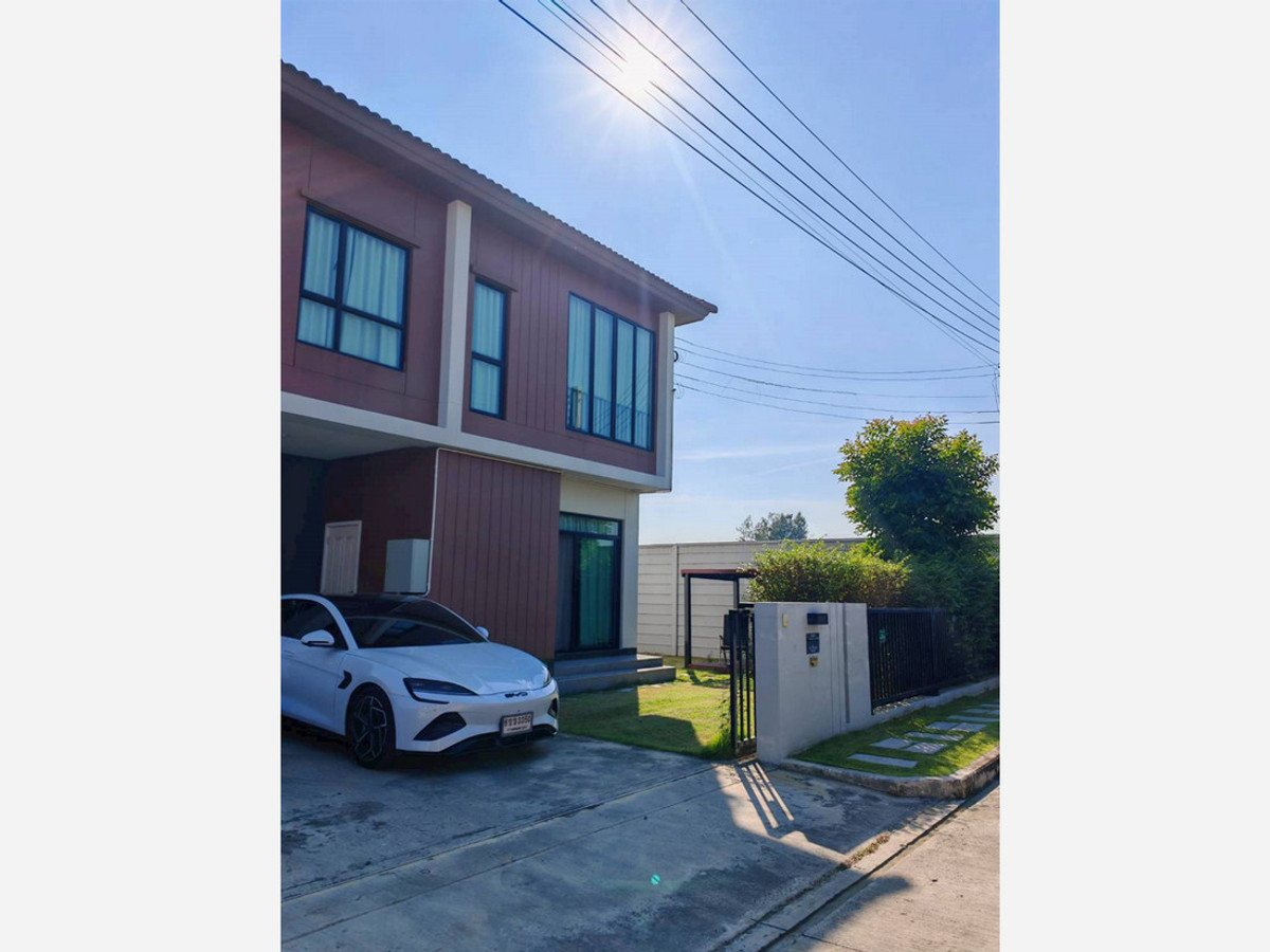 For RentHouseMin Buri, Romklao : Call : 094-324-6446 The Ricco Residence Wongwaen Hathairat project, Corner House 56 sq.wa Near Maruay Market