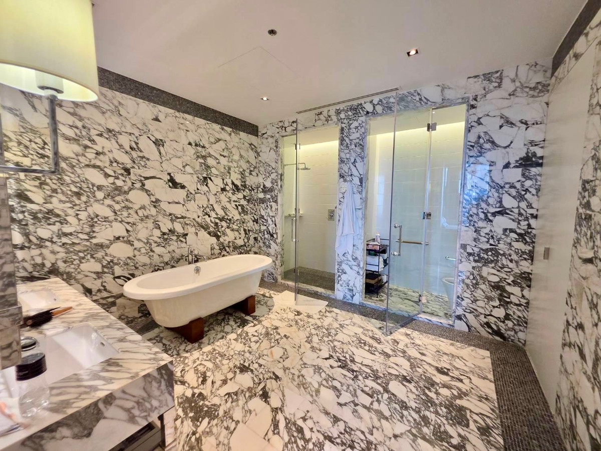 For SaleCondoSathorn, Narathiwat : The Ritz Carlton Residences: 2bed 2.5bath 146sqm. 3X Fl 60,000,000 Am: 0656199198