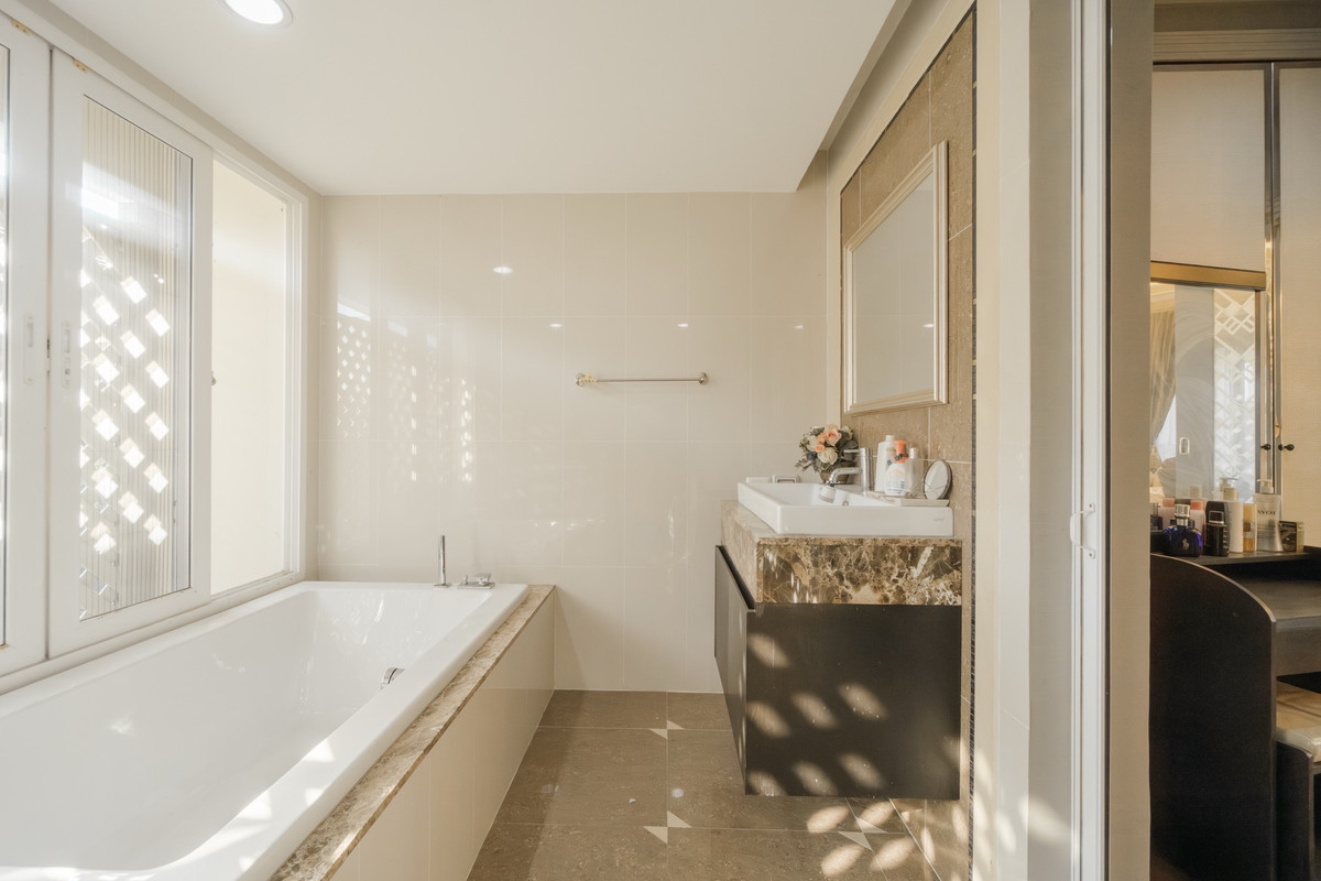 HouseEakachai, Bang Bon : The Palazzo Kanlapaphruek-Sathorn, close to the city, great value