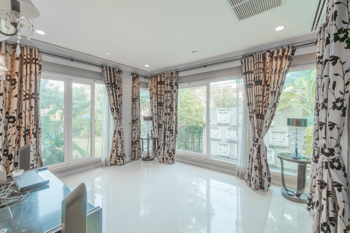 HouseEakachai, Bang Bon : The Palazzo Kanlapaphruek-Sathorn, close to the city, great value